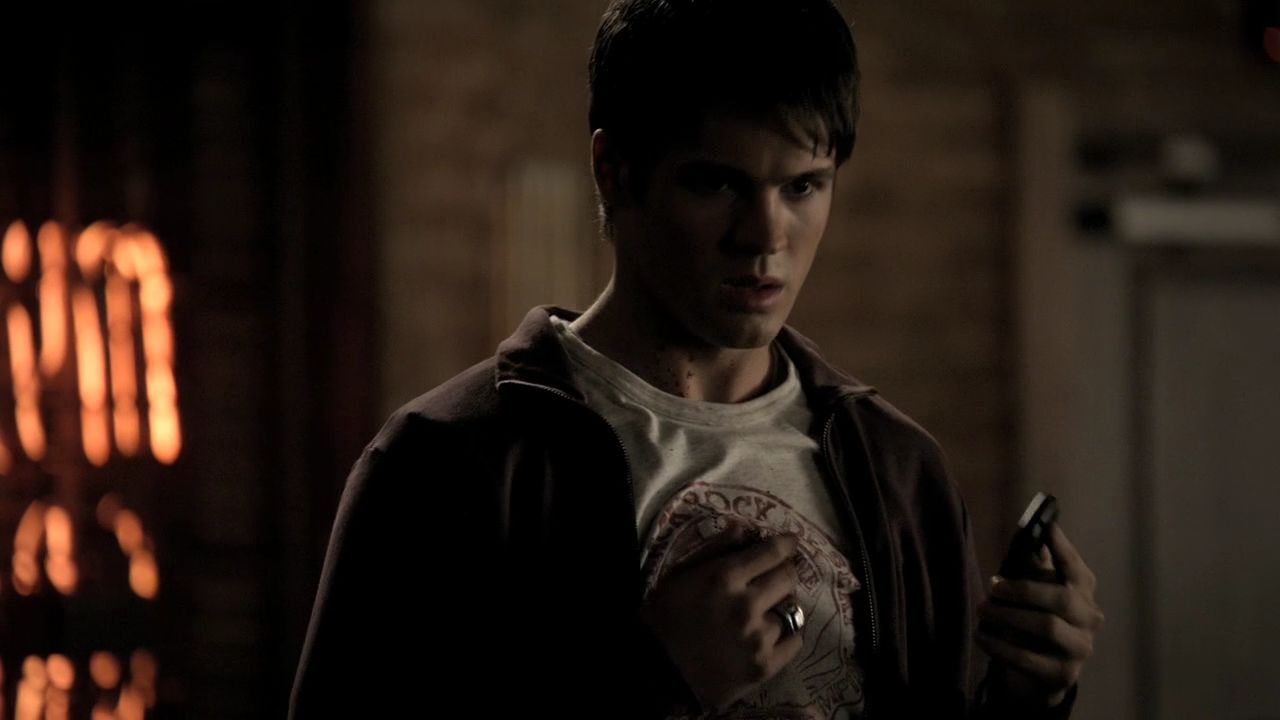 222VampireDiaries1010.jpg