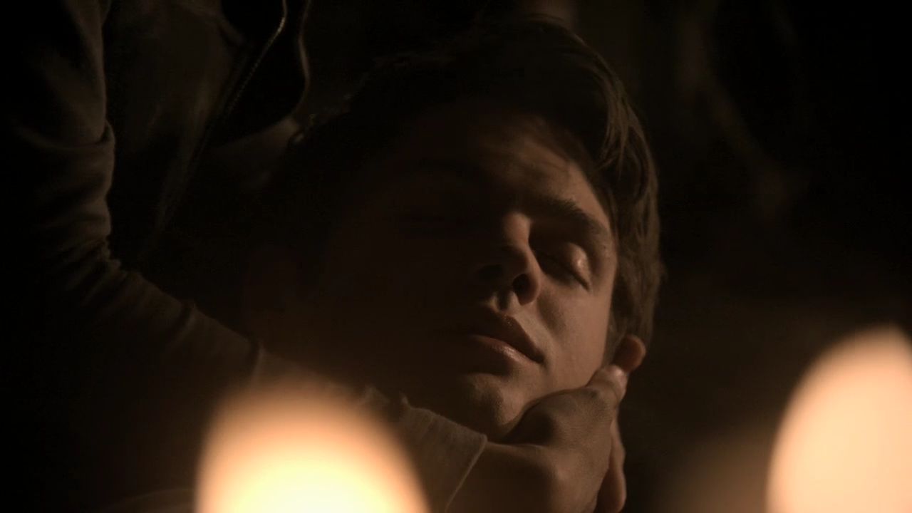 222VampireDiaries1212.jpg
