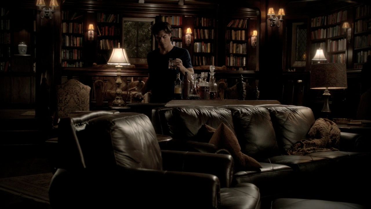 303VampireDiaries0006.jpg