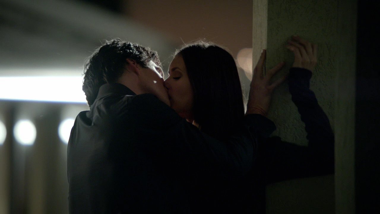 Vampire diaries kissing scenes - 🧡 STEFAN ELENA I Choose You je te choisis...