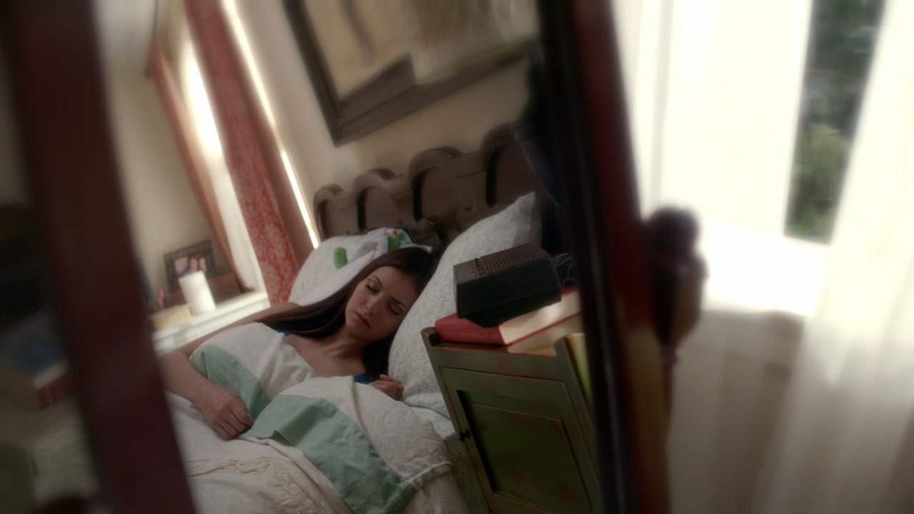 322VampireDiaries0002.jpg