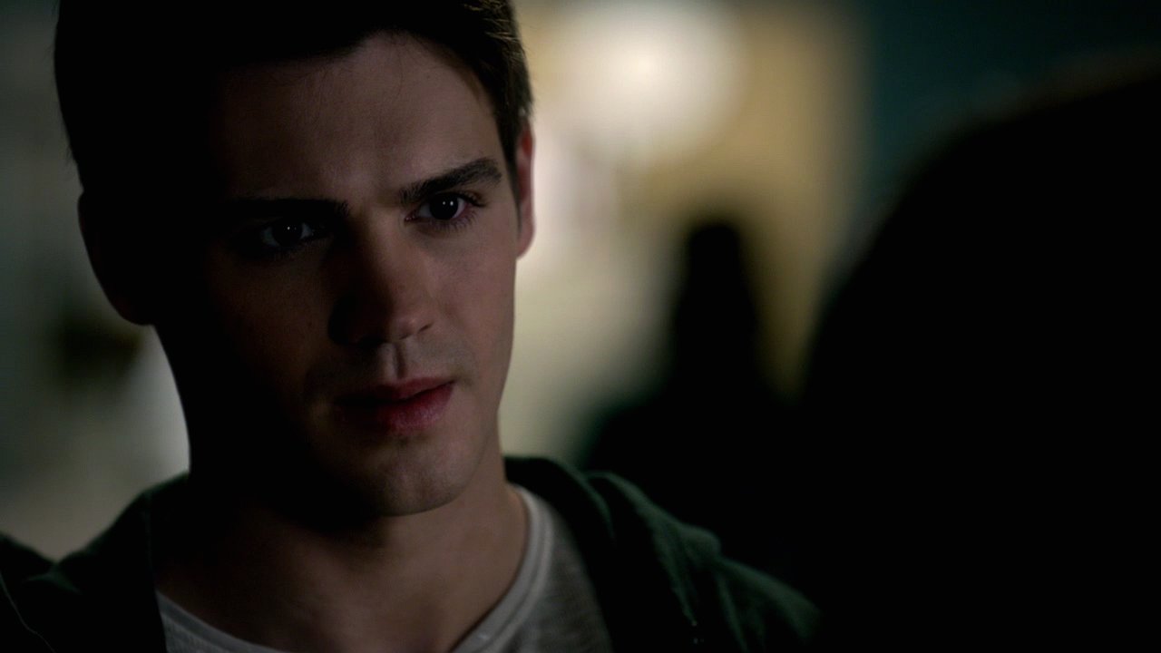 322VampireDiaries0050.jpg