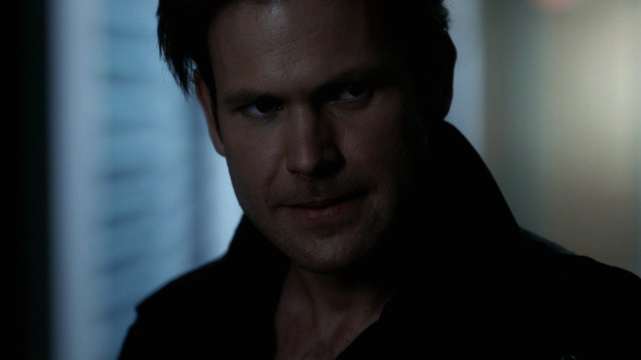 322VampireDiaries0702.jpg