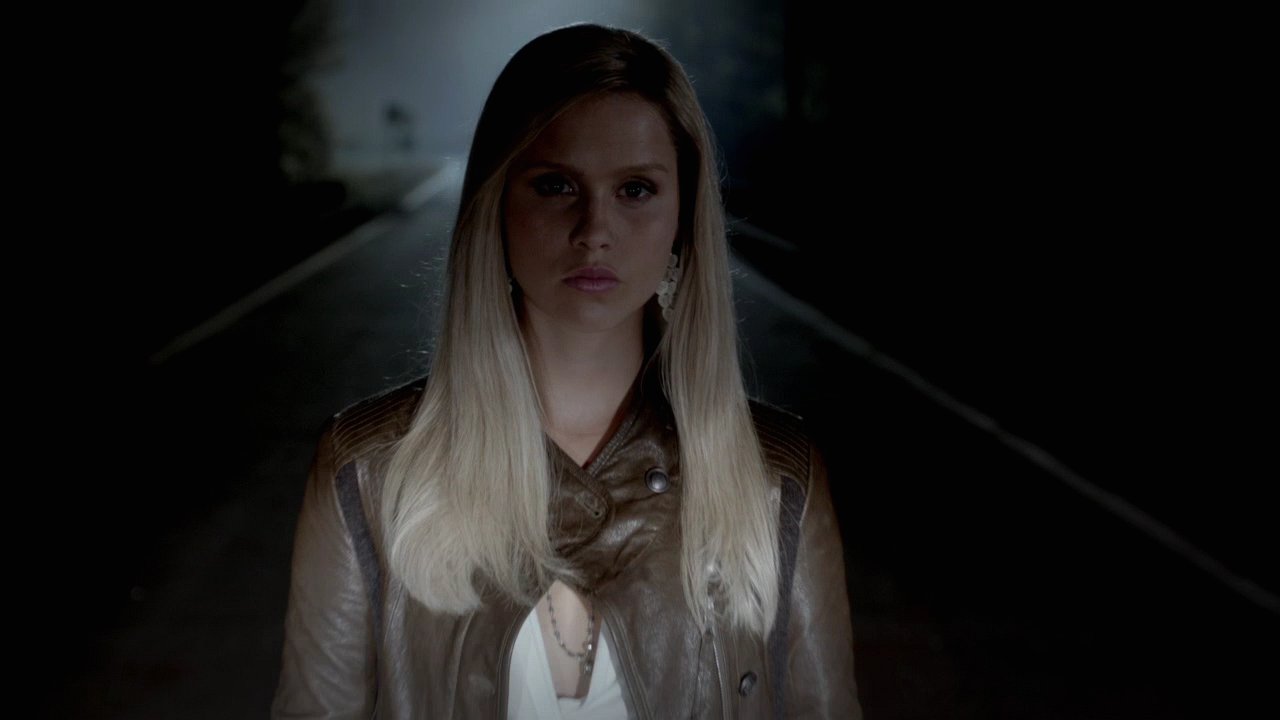 322VampireDiaries1220.jpg