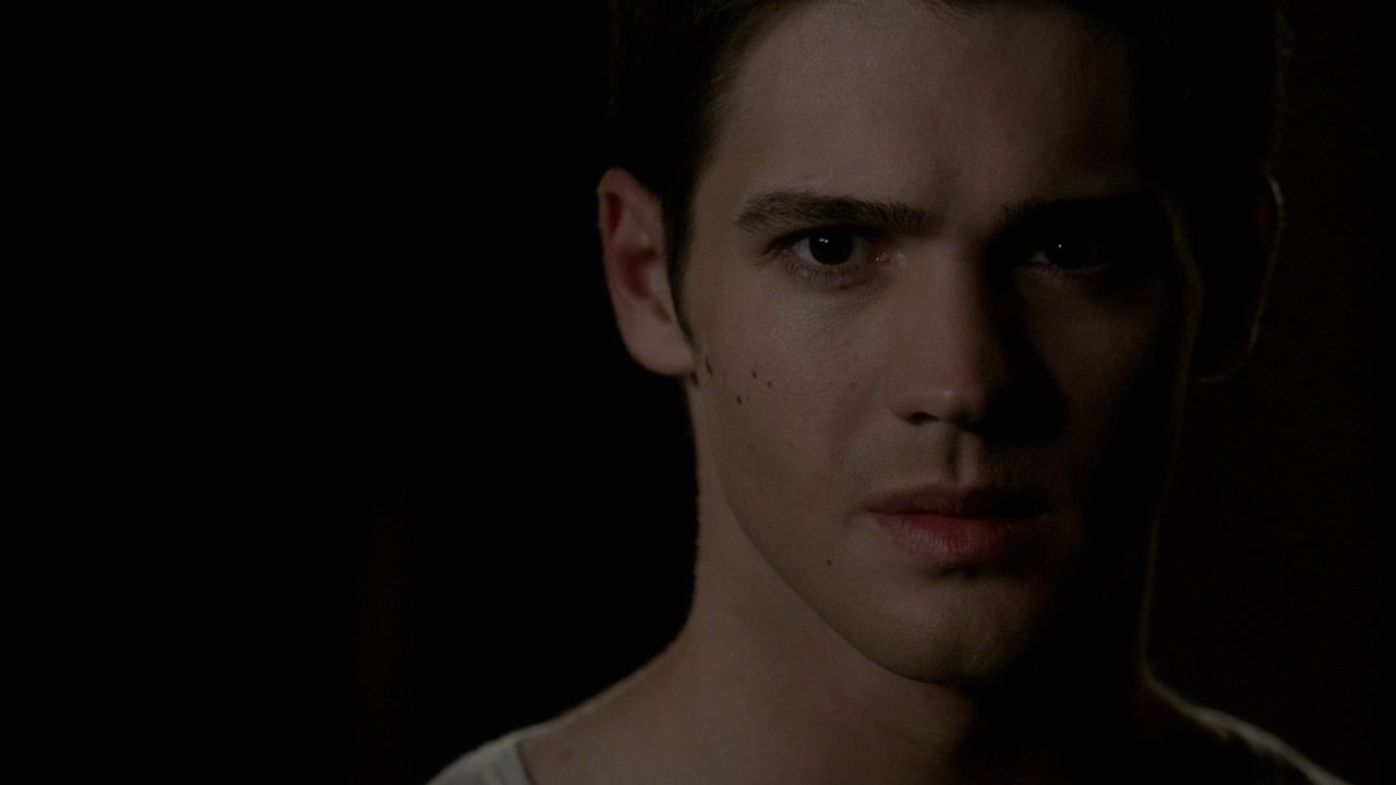 322VampireDiaries1504.jpg